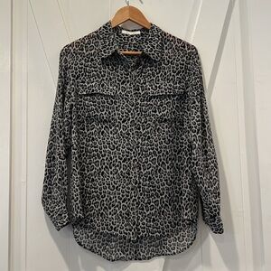 Two by Vince Camuto Grey Black Leopard Sheer Button Down Blouse Shirt Size Small
